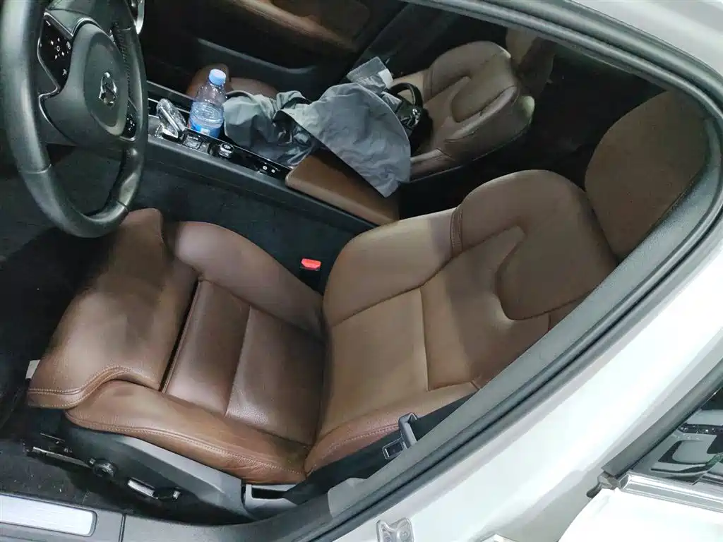 Volvo S60 - фото 11