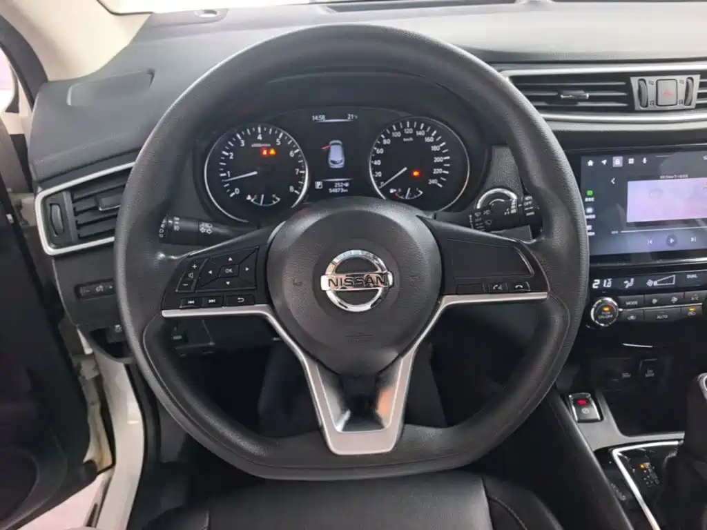 Nissan Qashqai — миниатюра 11