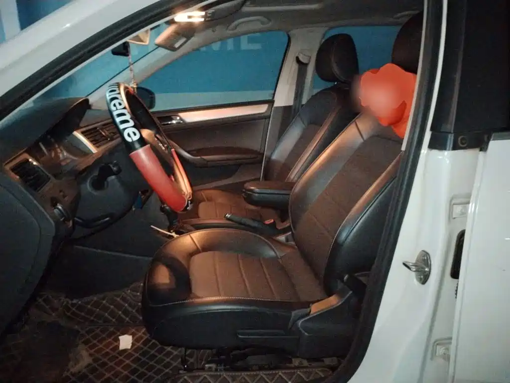 Skoda Rapid Spaceback — миниатюра 11