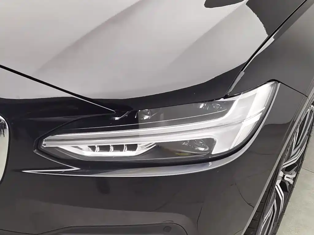 Volvo S90 — миниатюра 7