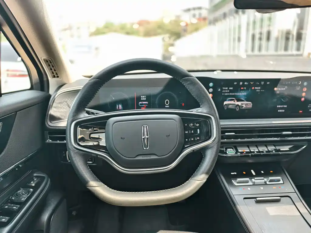Lincoln Corsair — миниатюра 17