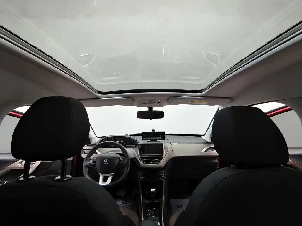 Peugeot 2008 — миниатюра 10