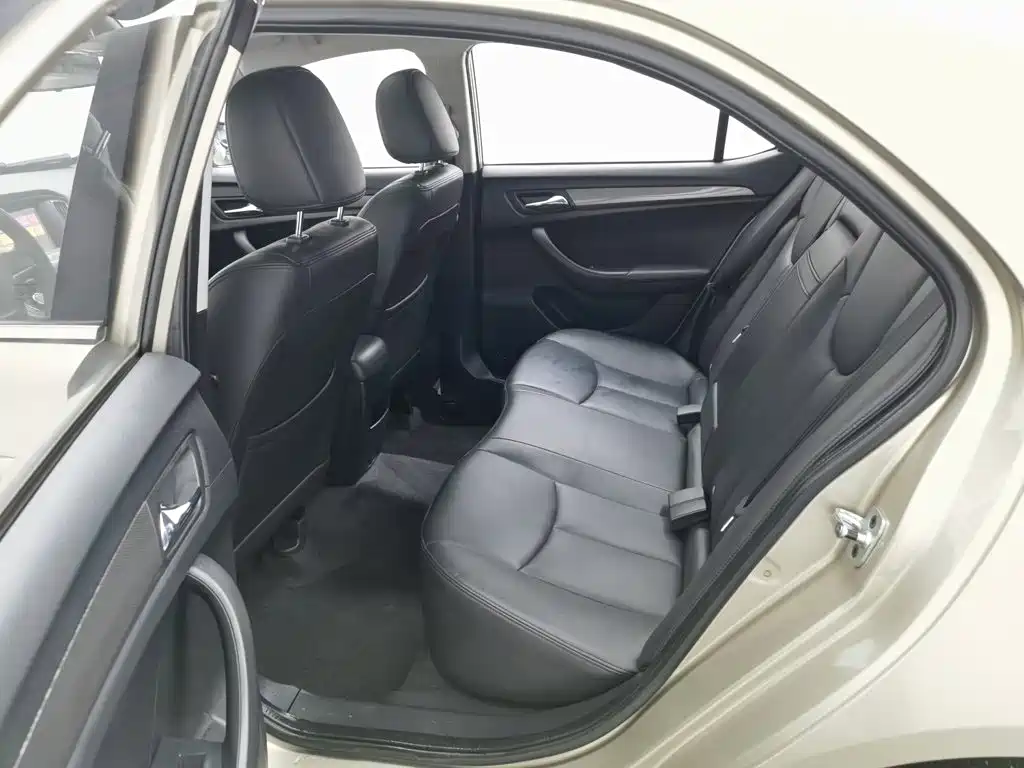 Roewe 360 — миниатюра 15