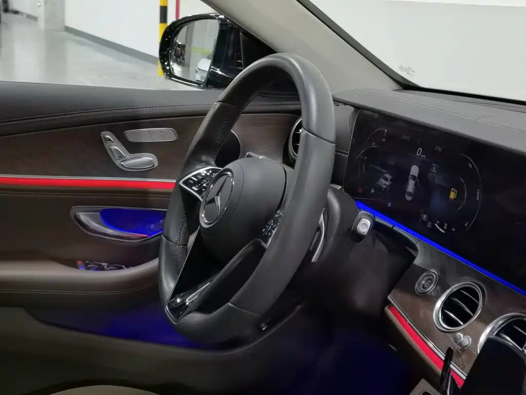 Mercedes-Benz E-Class — миниатюра 22