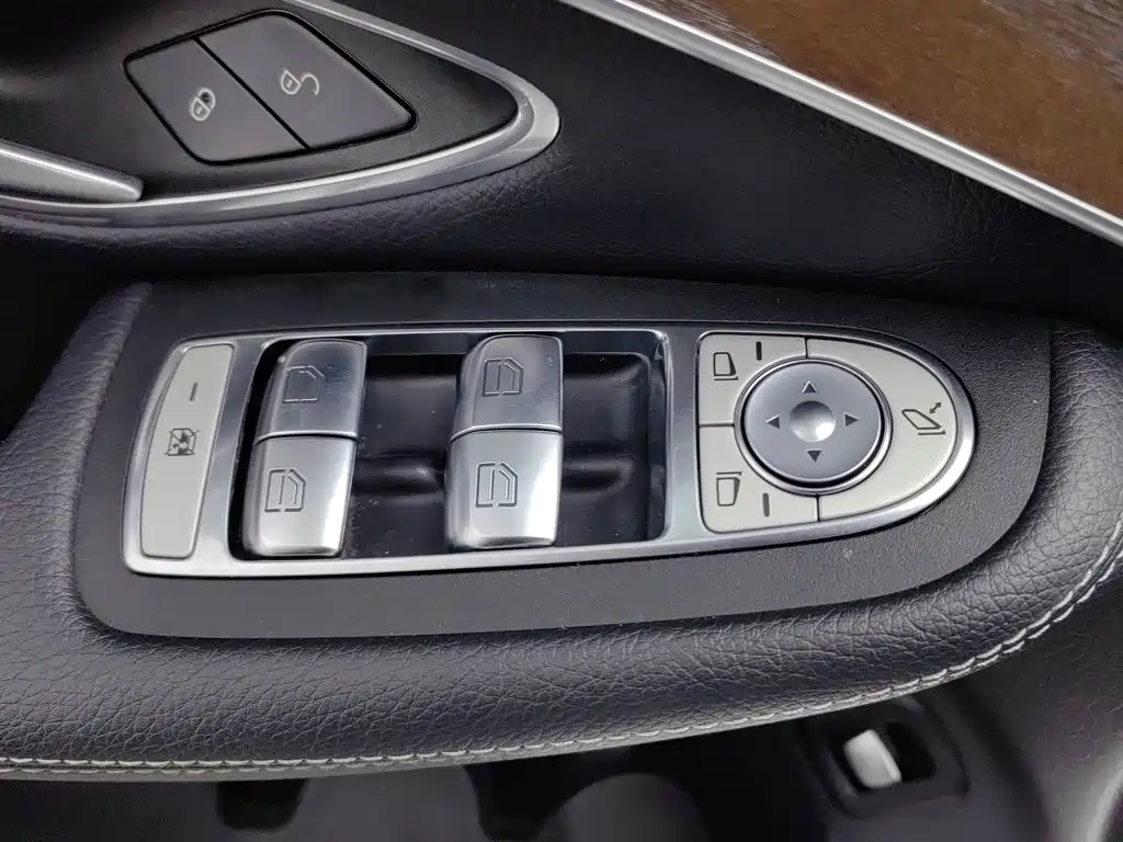 Mercedes-Benz GLC — миниатюра 9