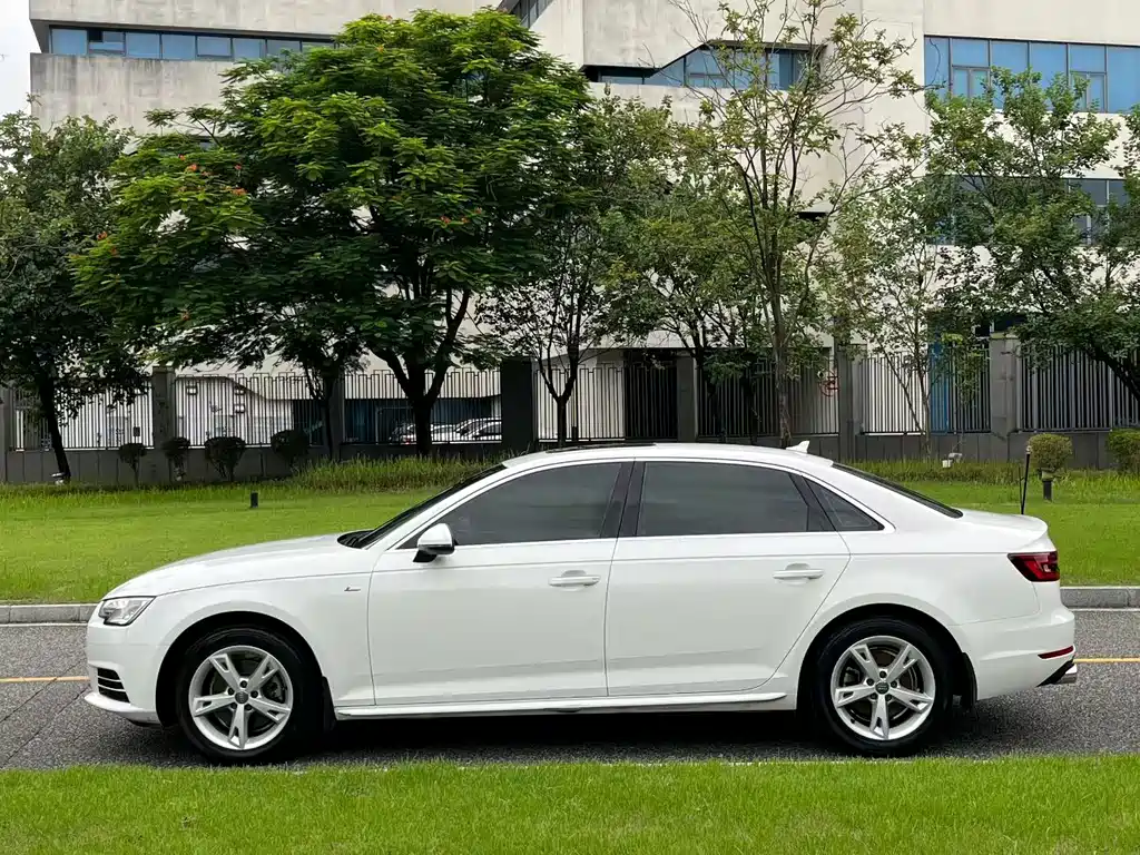 Audi A4L — миниатюра 3
