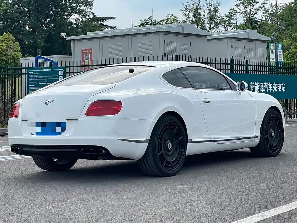 Bentley Continental 4.0T GT V8, фото 4