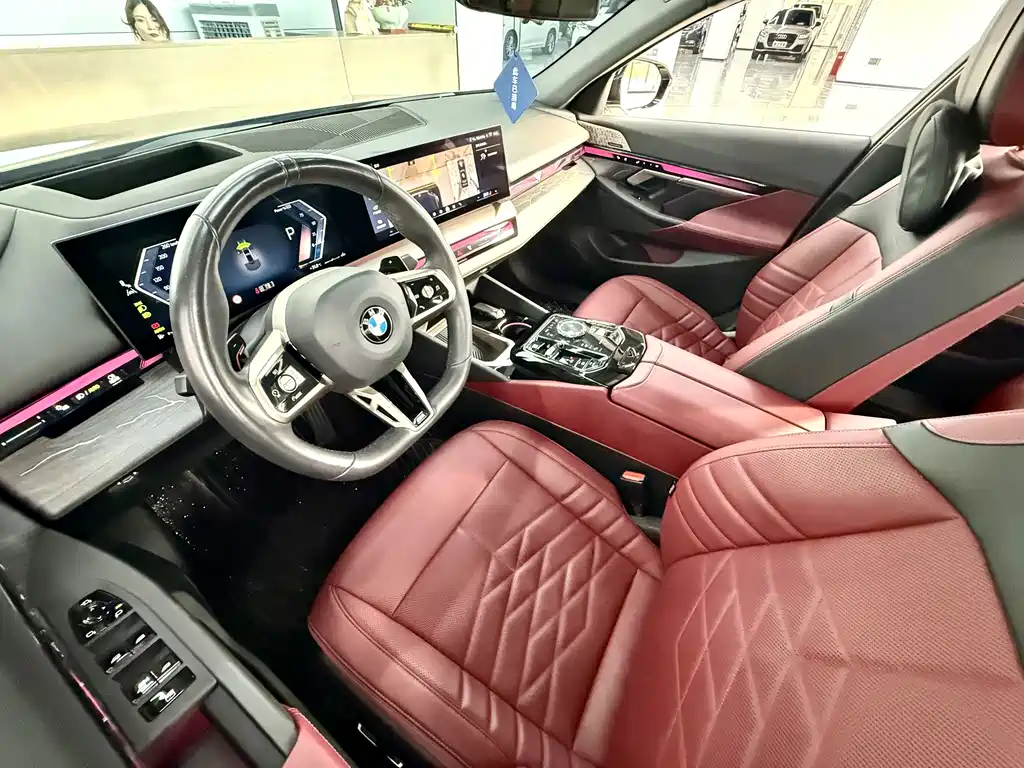BMW 5 Series — миниатюра 9