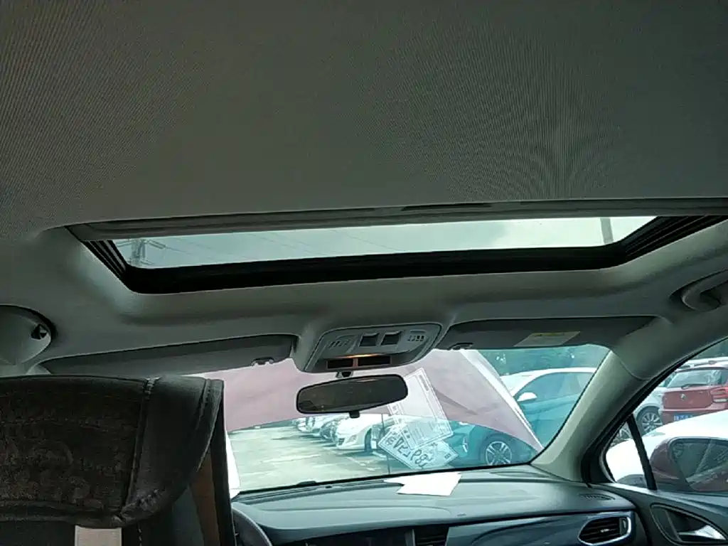 Buick Verano — миниатюра 18