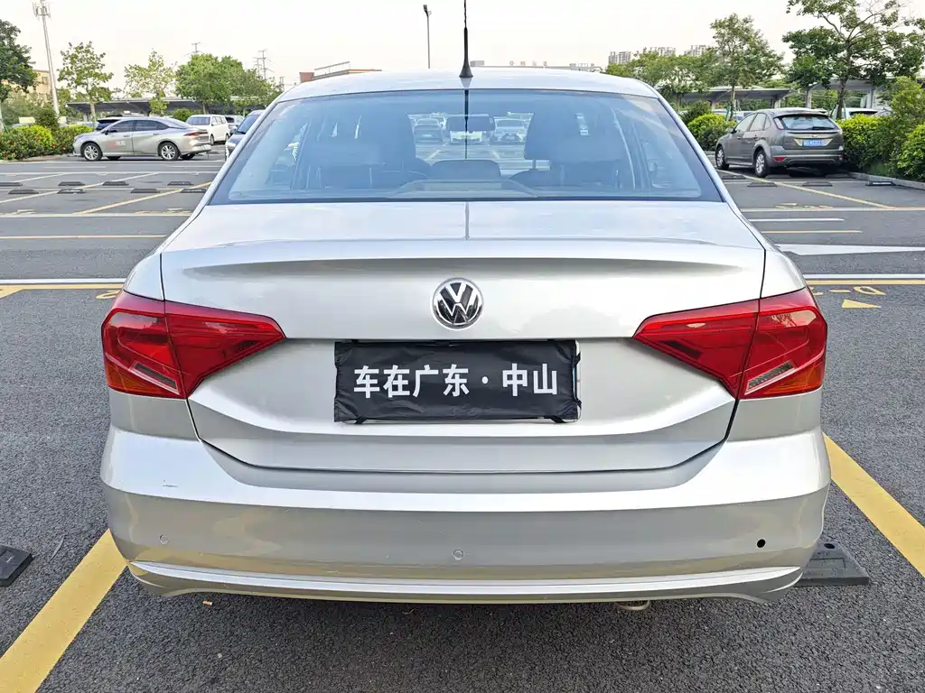 Volkswagen Jetta — миниатюра 24
