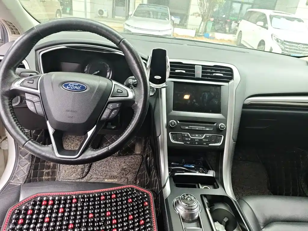 Ford Mondeo — миниатюра 10