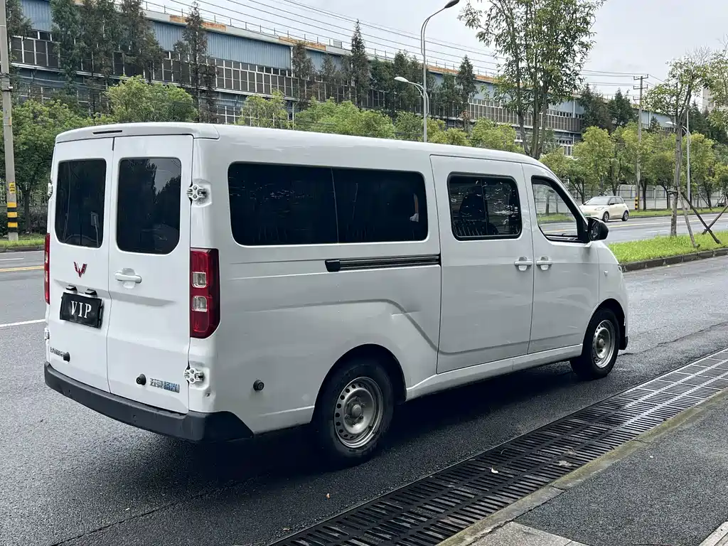 Wuling Yangguang — миниатюра 5