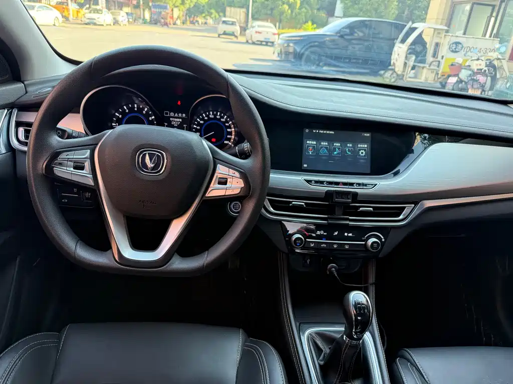 Changan Eado — миниатюра 6