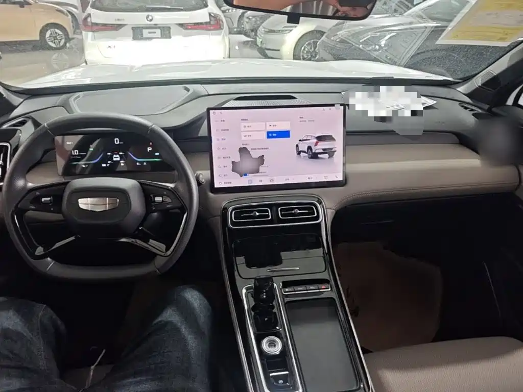 Geely Boyue L — миниатюра 10