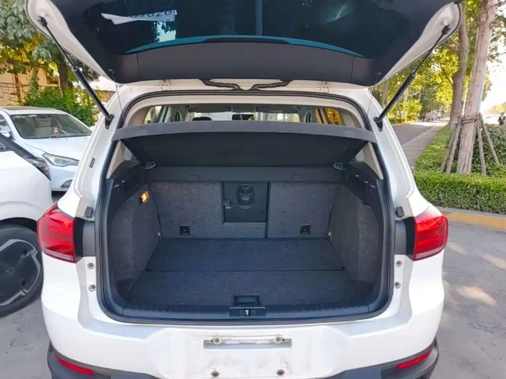 Volkswagen Tiguan — миниатюра 19