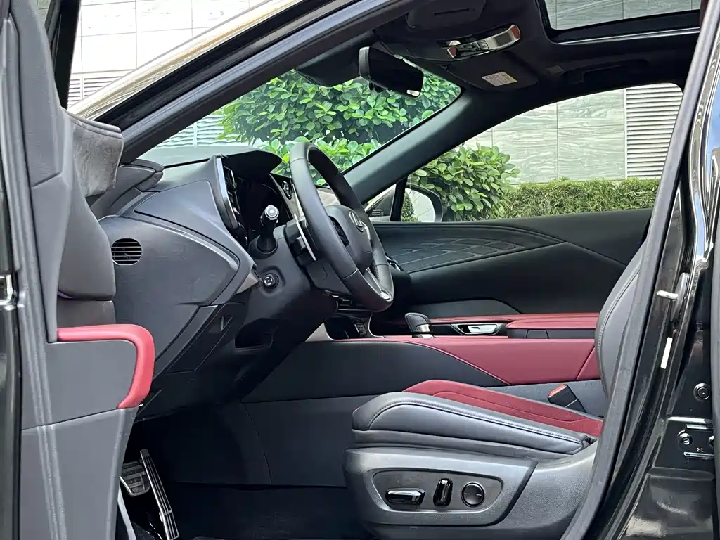 Lexus RX — миниатюра 7