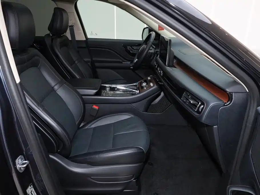 Lincoln Aviator — миниатюра 6