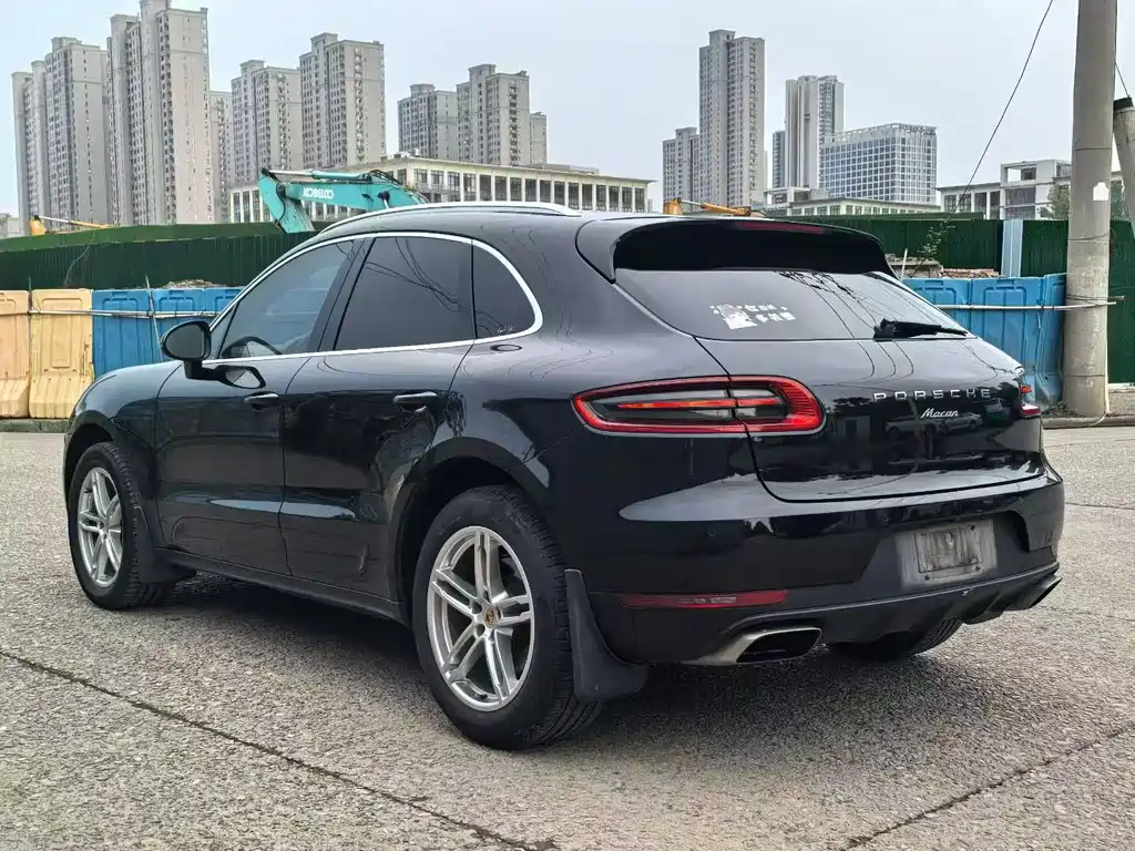 Porsche Macan — миниатюра 7
