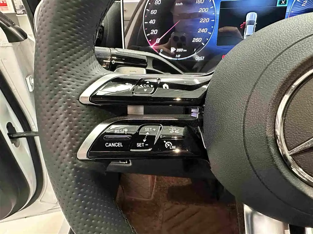 Mercedes-Benz C-Class — миниатюра 10