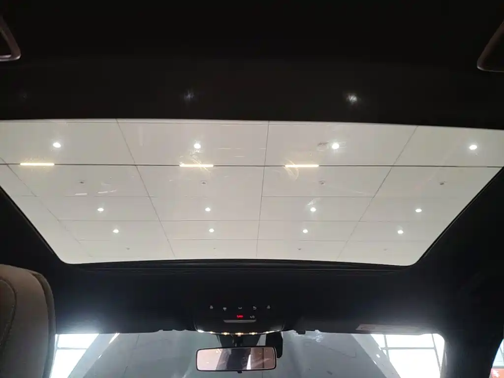 Mercedes-Benz E-Class — миниатюра 18