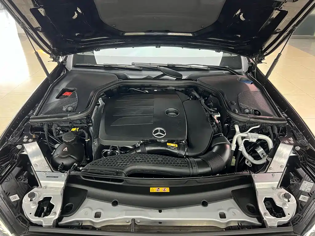 Mercedes-Benz E-Class — миниатюра 26