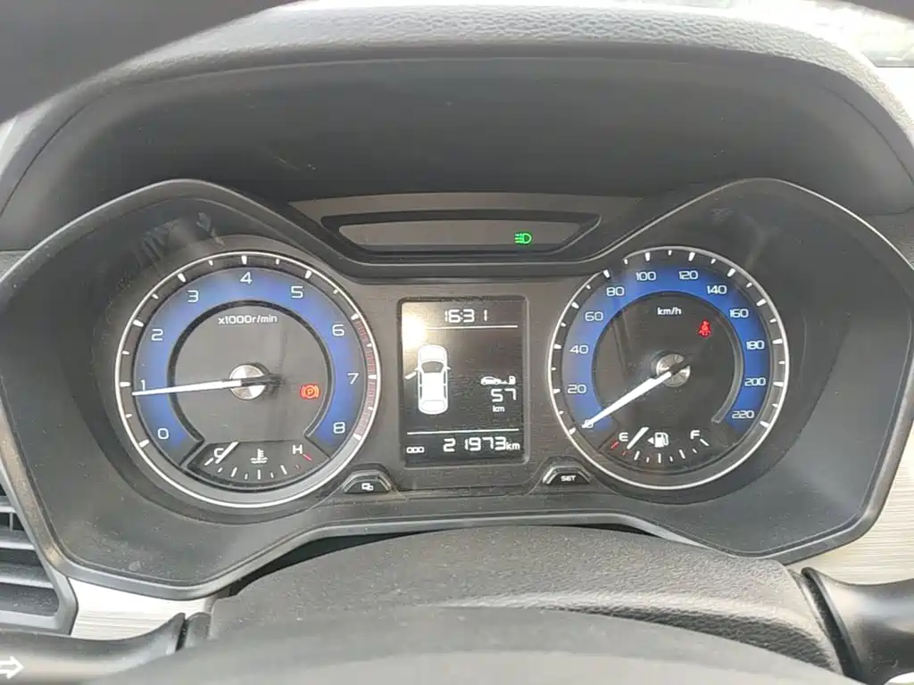 Geely Vision X3 — миниатюра 12