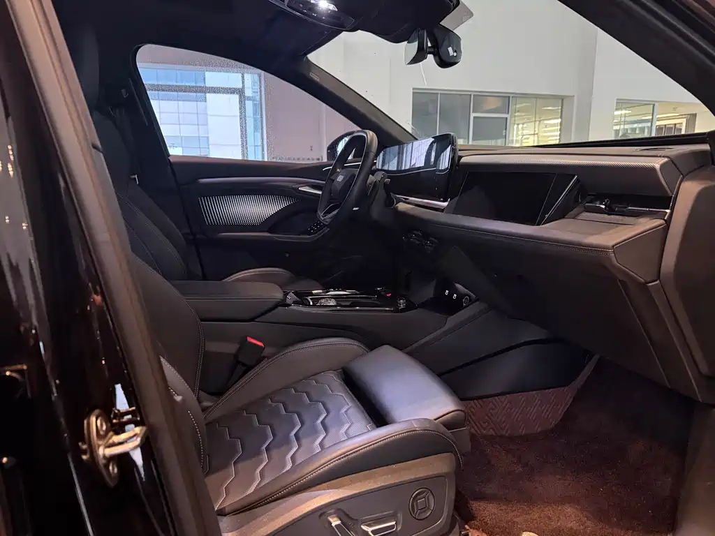 Audi Q6L e-tron — миниатюра 8