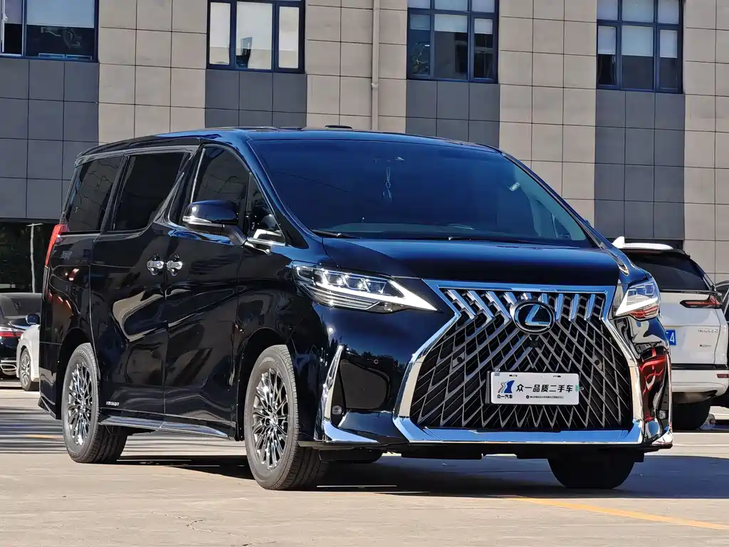 Lexus LM 2020 300h мест
