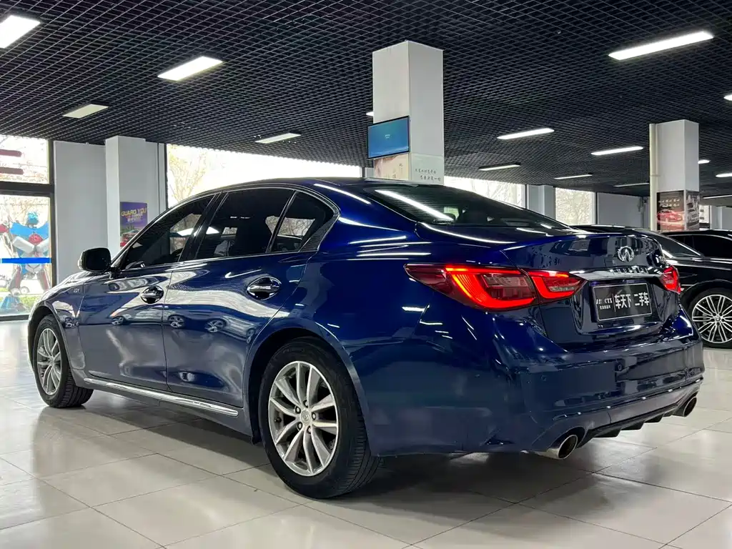 INFINITI Q50L