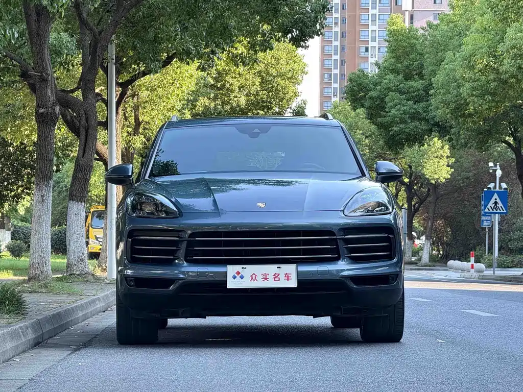 Porsche Cayenne — миниатюра 3