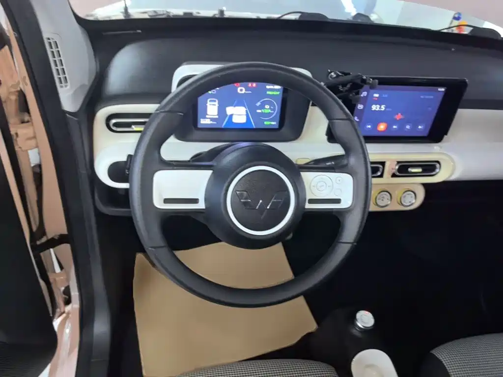 Wuling MINIEV — миниатюра 11