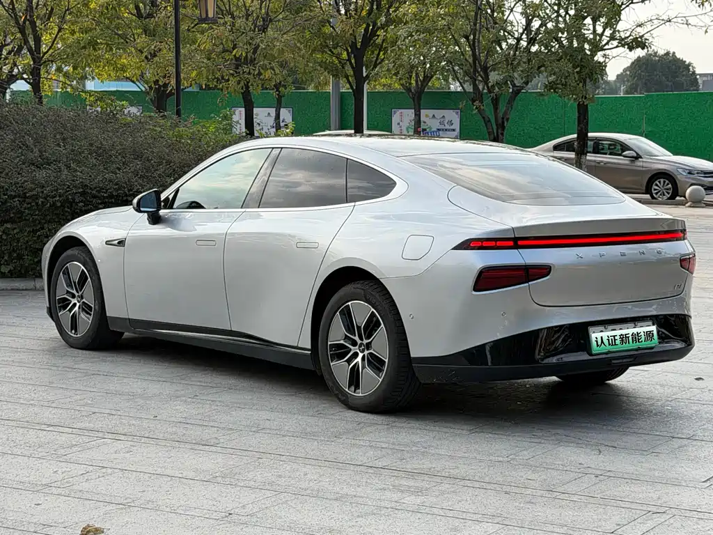 XPeng P7 — миниатюра 16