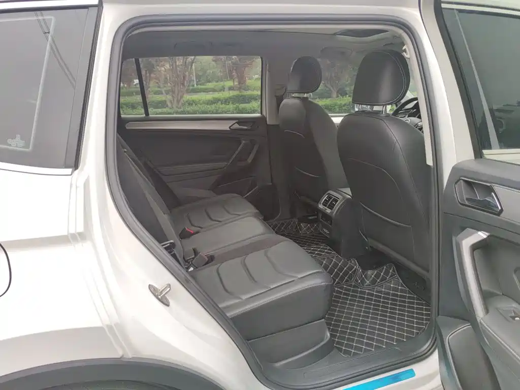 Volkswagen Tiguan L — миниатюра 5