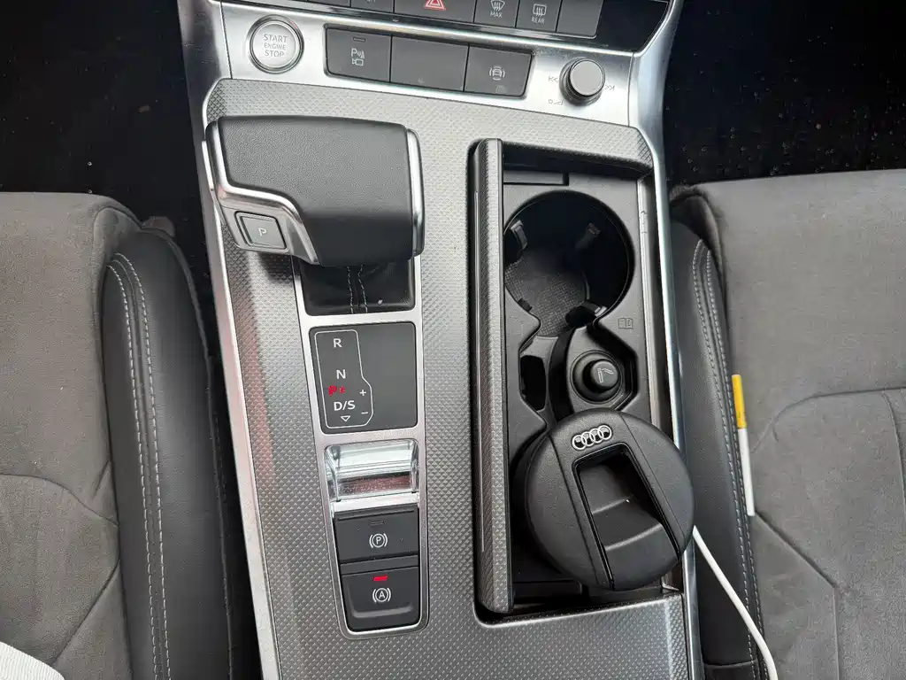 Audi A6L — миниатюра 9