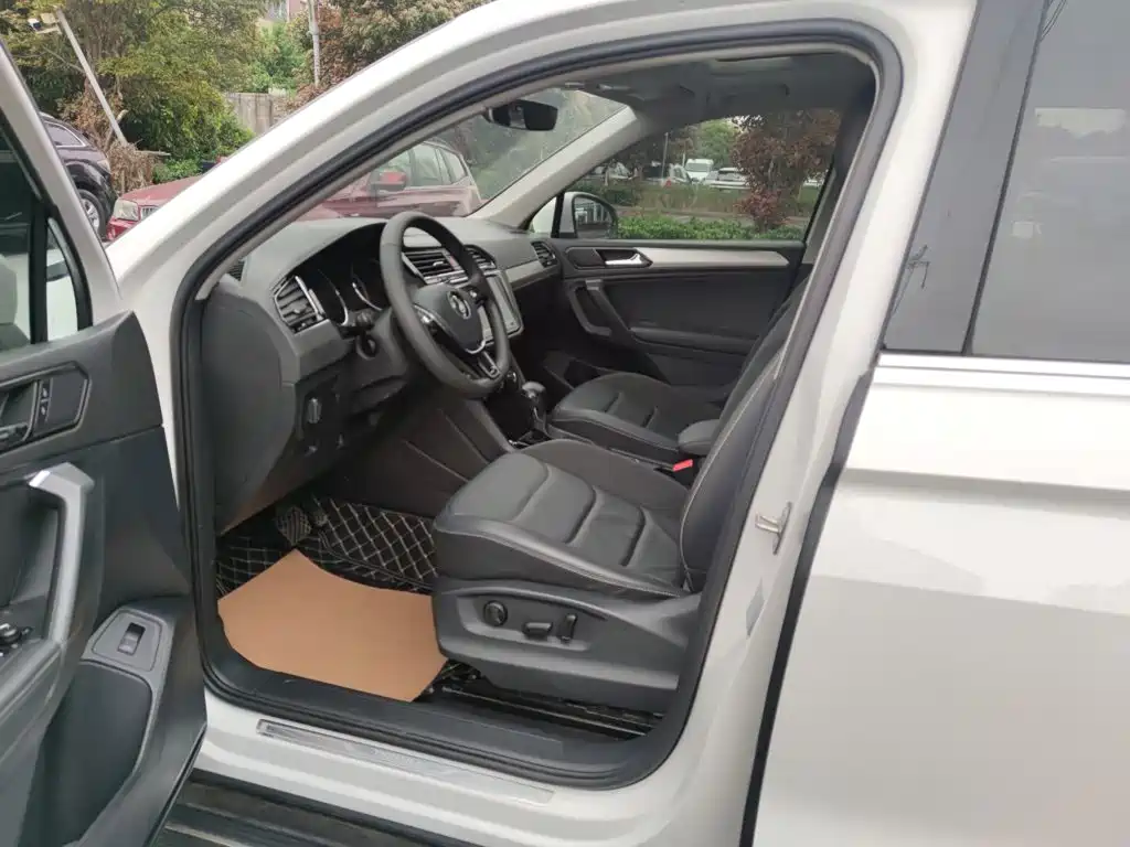 Volkswagen Tiguan L — миниатюра 7