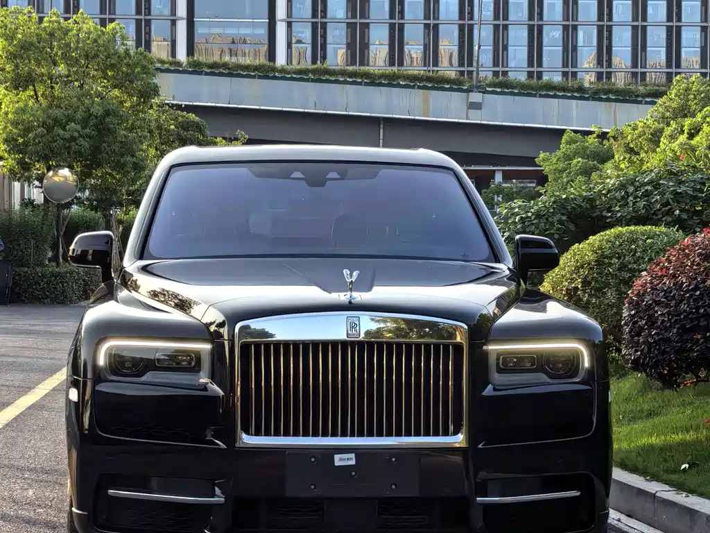 Rolls-Royce Cullinan 2018 мест