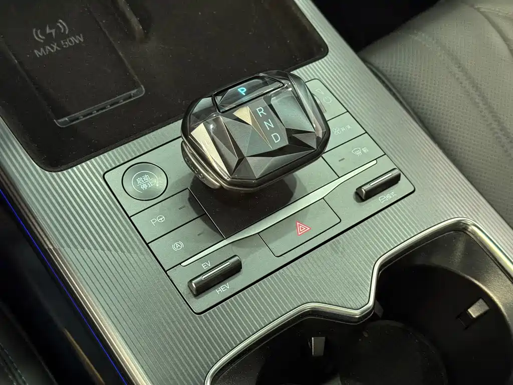 BYD L DM-i — миниатюра 21