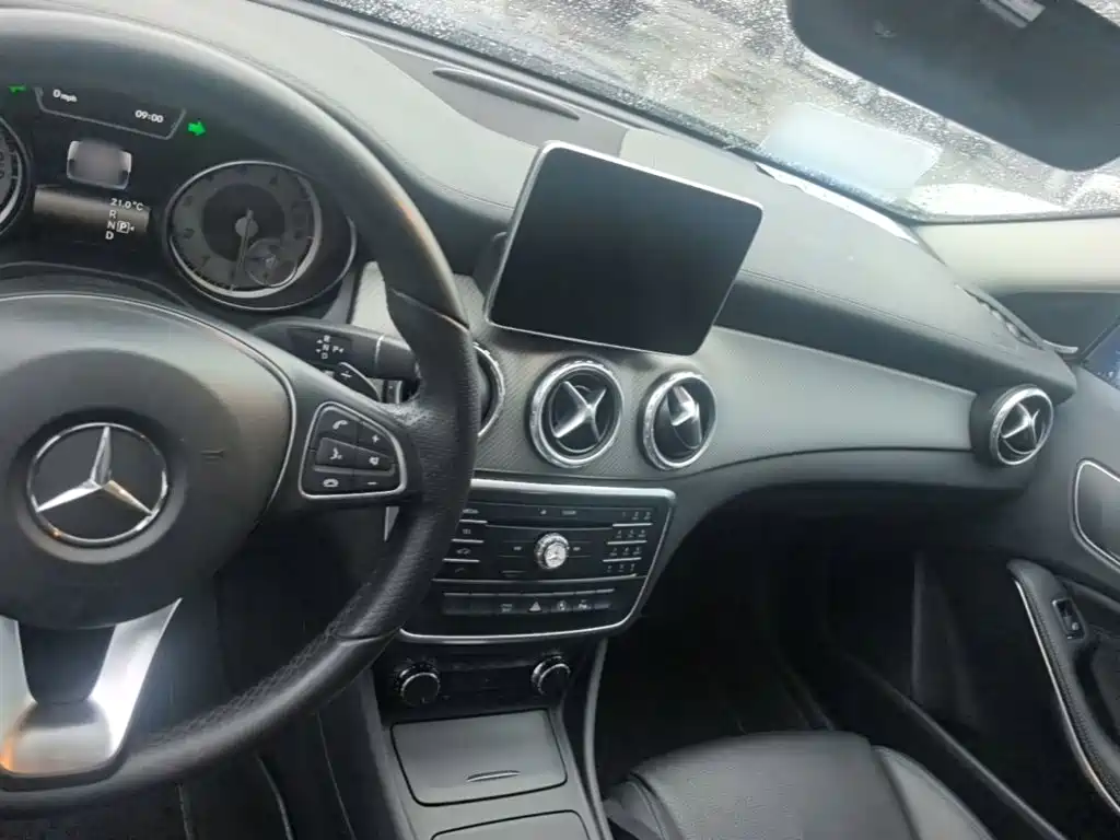 Mercedes-Benz GLA — миниатюра 10