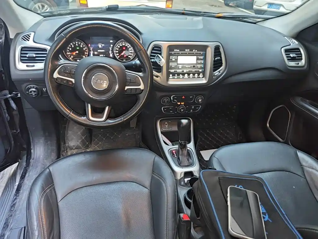 Jeep Compass — миниатюра 10