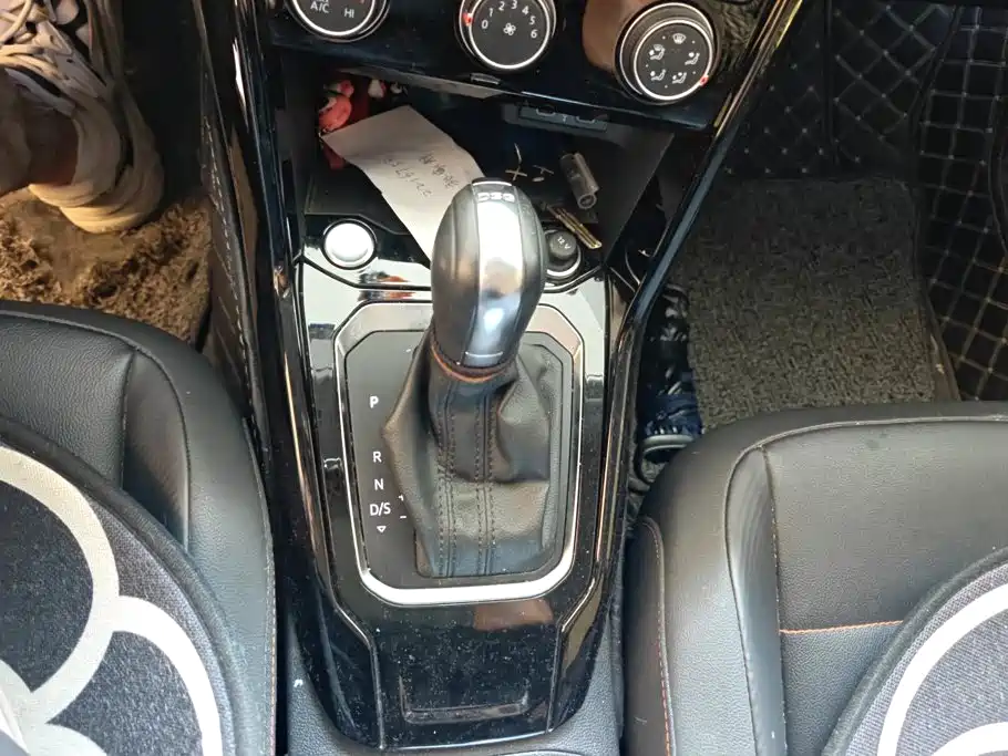 Volkswagen T-Roc — миниатюра 16