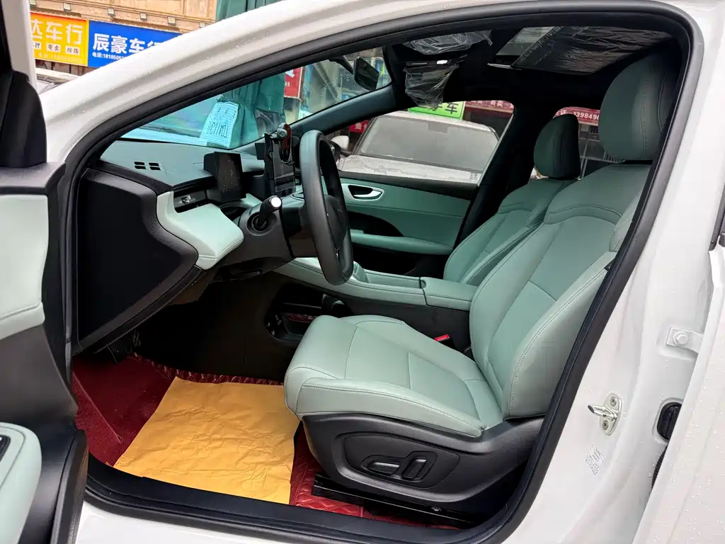 Roewe D6 — миниатюра 8
