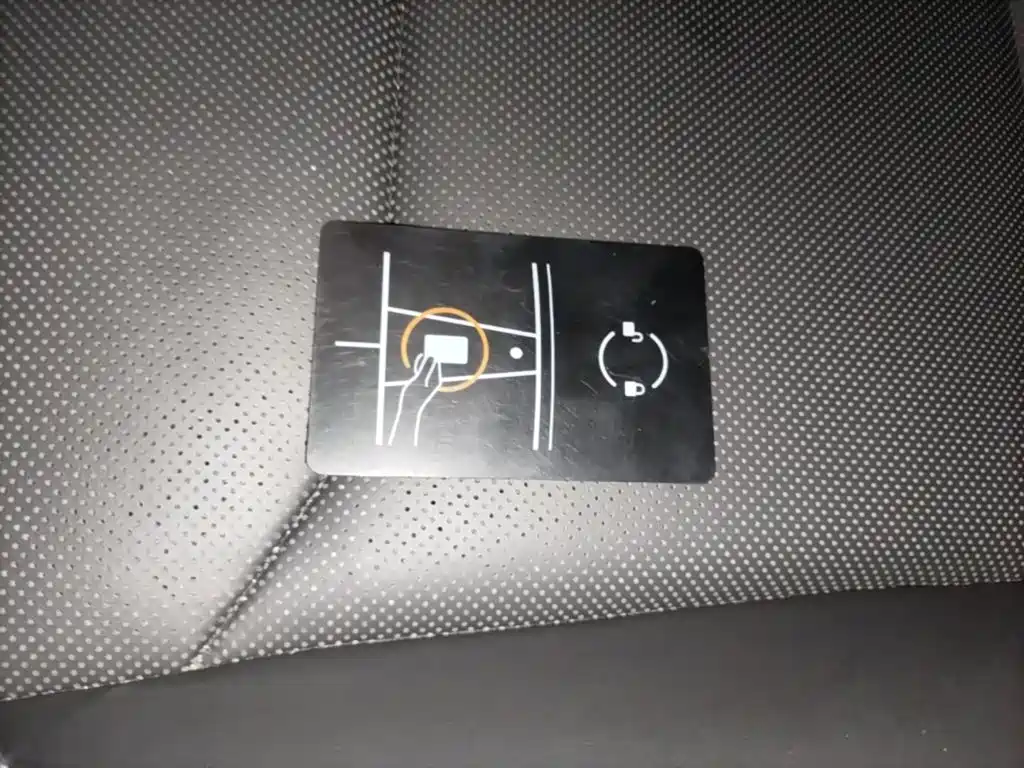 Tesla Model 3 — миниатюра 9