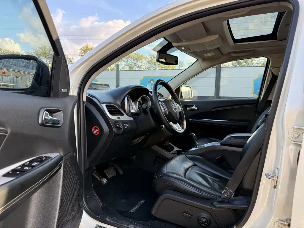 Dodge Journey — миниатюра 7