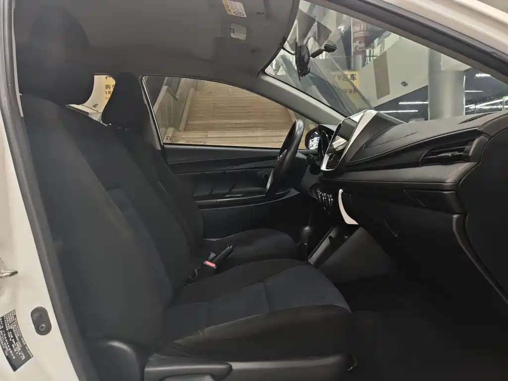 TOYOTA YARIS L TO ENJOY