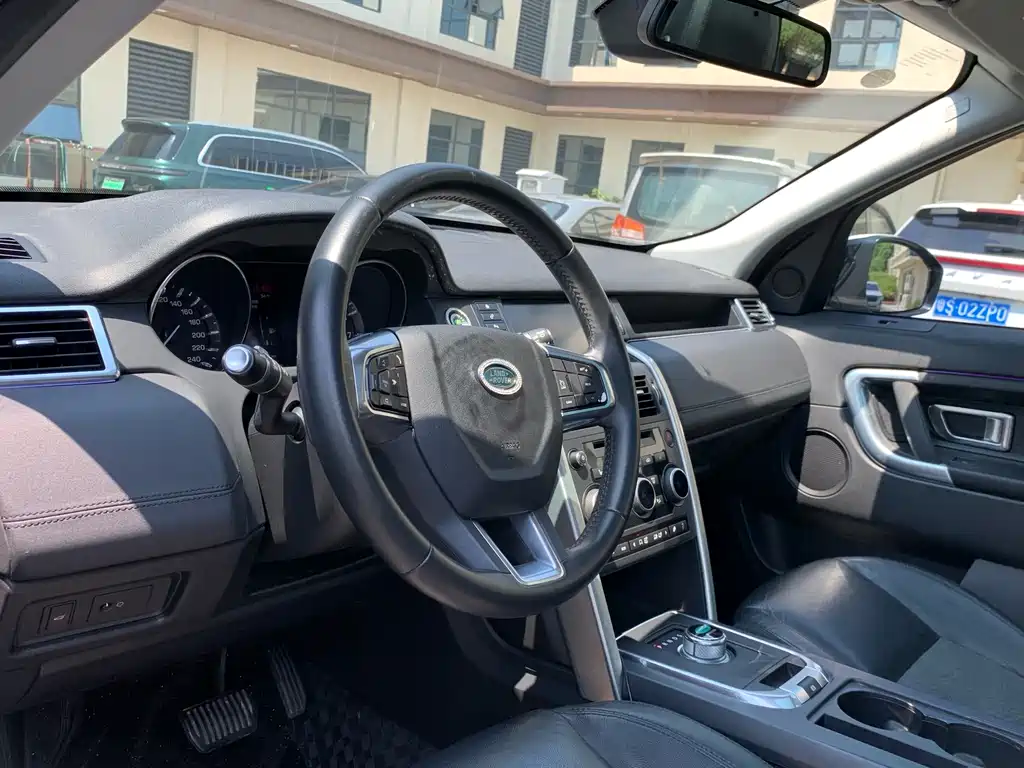 Land Rover Discovery Sport — миниатюра 18