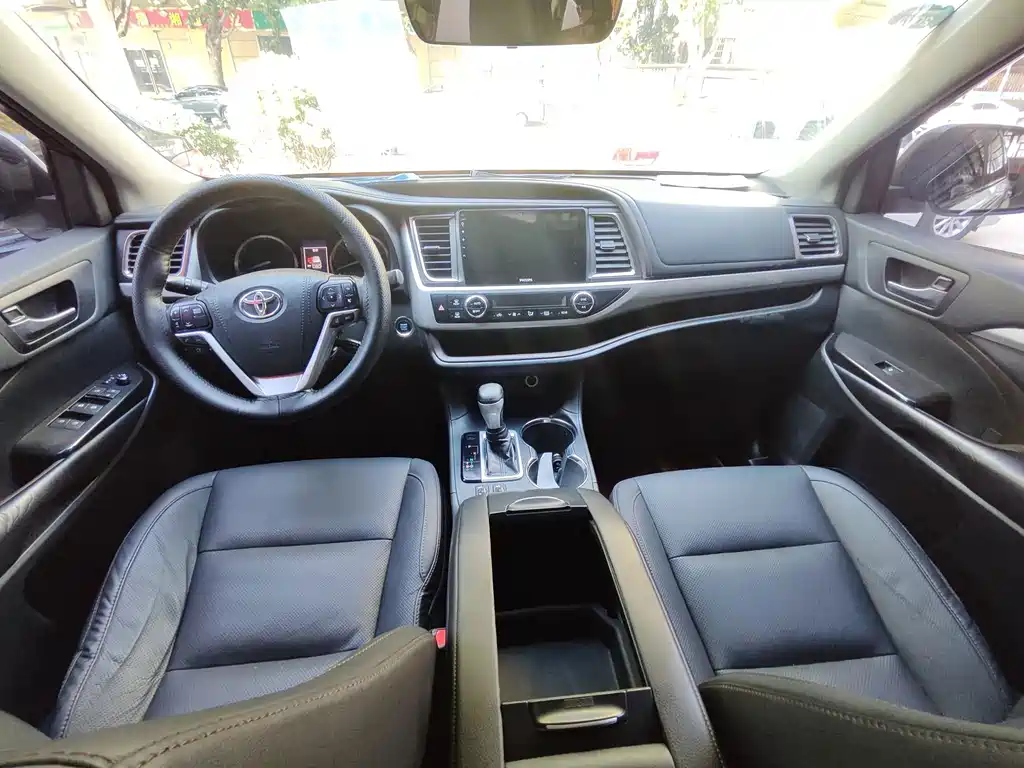 Toyota Highlander — миниатюра 7
