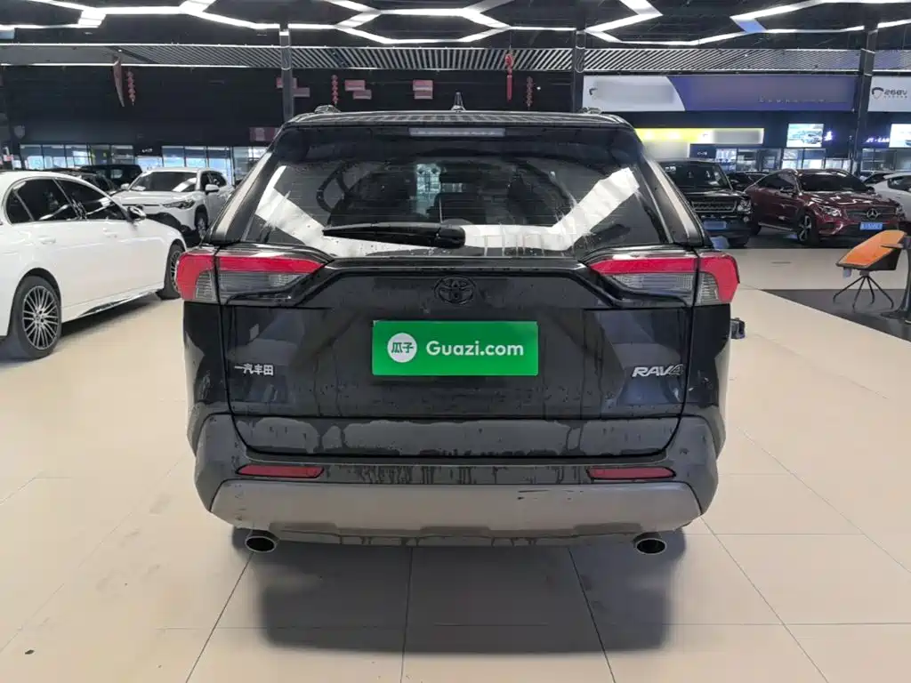 Toyota RAV4 — миниатюра 6