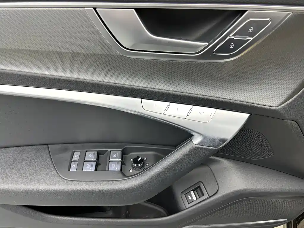 Audi A6 2024 Avant 45 TFSI