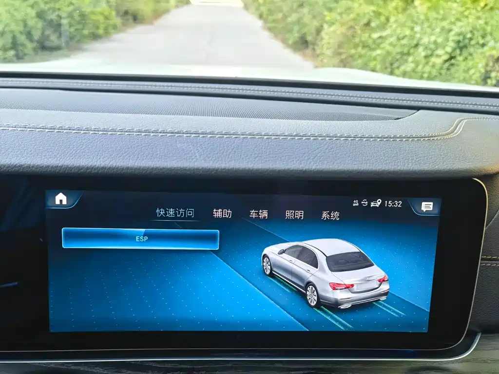 Mercedes-Benz E-Class — миниатюра 18