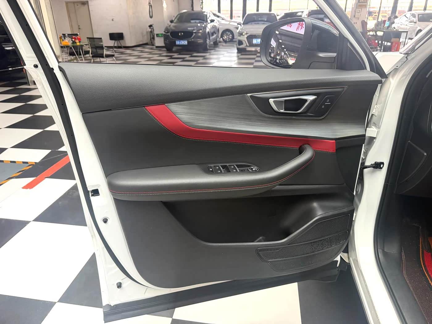 CHERY Tiggo 7 1.5 л 2022 г. Белый, пробег 34000 км